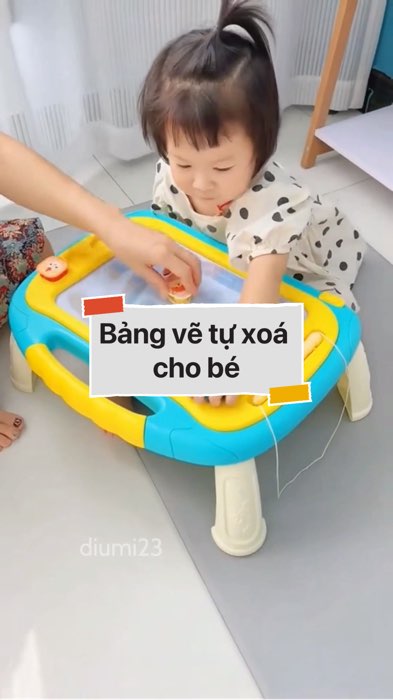 Bảng vẽ tự xoá cho bé #VideoHangMevaBe#shopeestyle#ShopeeVideo#ShopeeCreator#LuotVuiMuaLien #diumi966