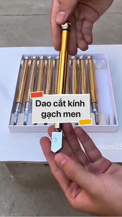 Dao cắt kính gạch men #VideohangDoiSong#ShopeeVideo#ShopeeCreator #LuotVuiMuaLien#KOLUyTin#Videomuasam #SandealcungKOL #diumi989