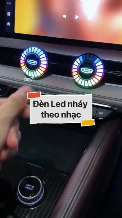 ￼Đèn Led nháy theo nhạc #VideohangDienTu#shopeestyle#ShopeeVideo#ShopeeCreator #LuotVuiMuaLien#KOLUyTin#Videomuasam #SandealcungKOL #diumi230