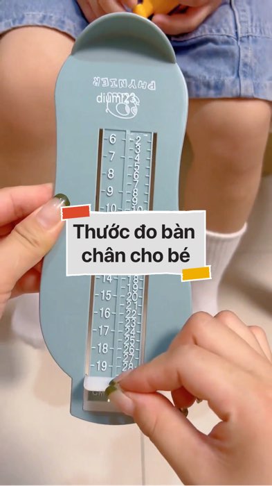 ￼Thước đo chiều dài bàn chân cho bé #VideoHangMevaBe#shopeestyle#ShopeeVideo#ShopeeCreator#LuotVuiMuaLien #diumi297
