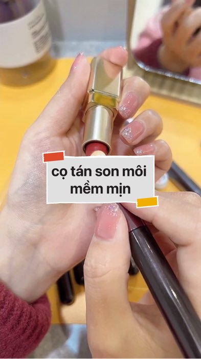 cọ tán son môi mềm mịn #VideohangLamDep#shopeestyle#ShopeeVideo#ShopeeCreator #LuotVuiMuaLien#KOLUyTin#Videomuasam #SandealcungKOL #diumi172