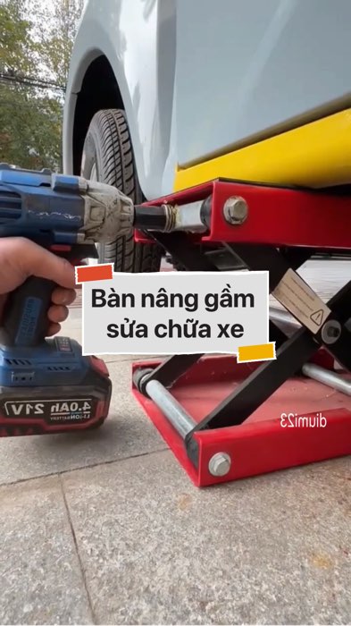 ￼Bàn nâng gầm sửa chữa xe mô tô xe máy #VideohangDoiSong#ShopeeVideo#ShopeeCreator #LuotVuiMuaLien#KOLUyTin#Videomuasam #SandealcungKOL #diumi321
