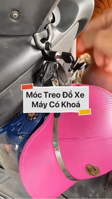 ￼Móc Treo Đồ Xe Máy Có Khoá #VideohangDoiSong#ShopeeVideo#ShopeeCreator #LuotVuiMuaLien#KOLUyTin#Videomuasam #SandealcungKOL #diumi338