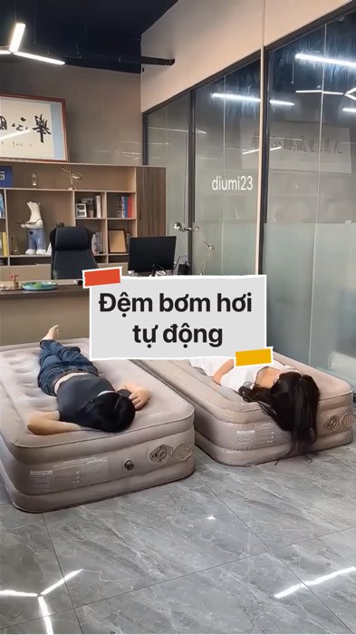 Đệm bơm hơi tự động #VideohangDoiSong#ShopeeVideo#ShopeeCreator #LuotVuiMuaLien#KOLUyTin#Videomuasam #SandealcungKOL #diumi477