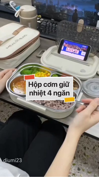 ￼Hộp cơm giữ nhiệt 4 ngăn #VideohangDoiSong#ShopeeVideo#ShopeeCreator #LuotVuiMuaLien#KOLUyTin#Videomuasam #SandealcungKOL #diumi566