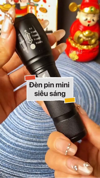 Đèn pin mini siêu sáng #VideohangDienTu#shopeestyle#ShopeeVideo#ShopeeCreator #LuotVuiMuaLien#KOLUyTin#Videomuasam #SandealcungKOL #diumi111
