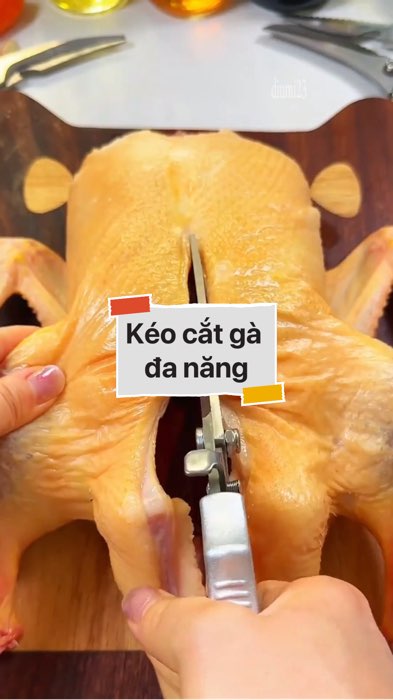 Kéo cắt gà đa năng #VideoHangGiaDung#shopeestyle#ShopeeVideo#ShopeeCreator #LuotVuiMuaLien #diumi274